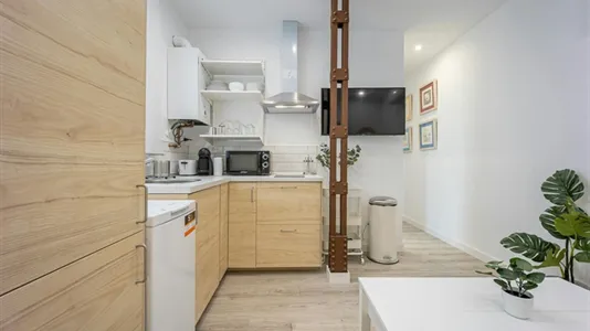 Rooms in Madrid Centro - photo 9