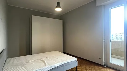 Rooms in Milano Zona 2 - Stazione Centrale, Gorla, Turro, Greco, Crescenzago - photo 2
