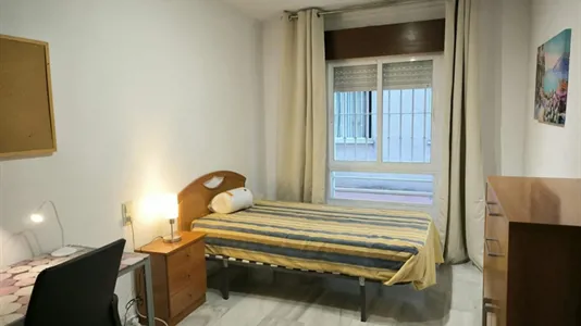 Rooms in Granada - photo 3