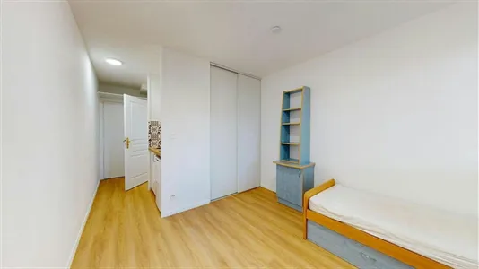 Apartments in Lyon - photo 5