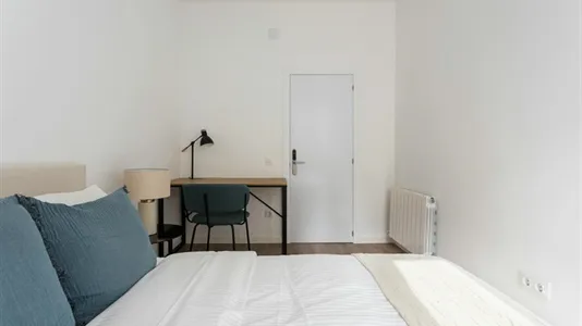 Rooms in Barcelona Eixample - photo 3