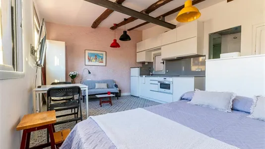 Apartments in Barcelona Eixample - photo 1