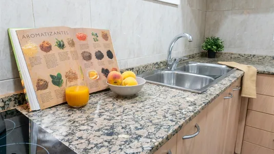 Rooms in Barcelona Eixample - photo 5