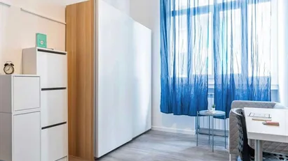 Room for rent in Milano Zona 2 - Stazione Centrale, Gorla, Turro, Greco, Crescenzago, Milan