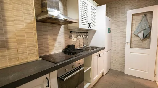 Rooms in El Prat de Llobregat - photo 8