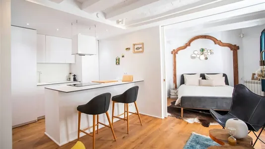Apartments in Barcelona Ciutat Vella - photo 4