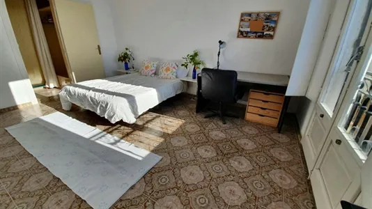 Rooms in Barcelona Ciutat Vella - photo 2