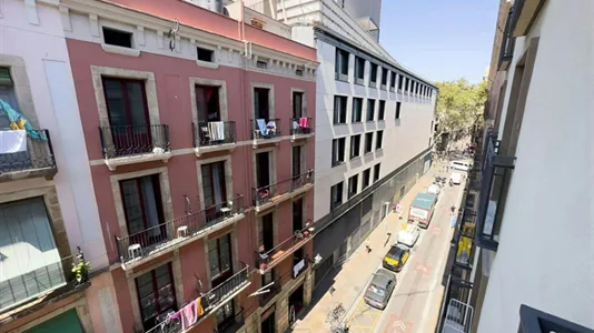 Rooms in Barcelona Ciutat Vella - photo 5