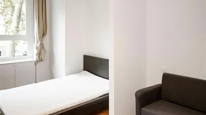 Room for rent in Milano Zona 5 - Vigentino, Chiaravalle, Gratosoglio, Milan