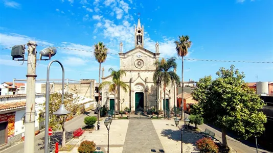 Houses in Acireale - photo 1