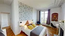 Room for rent, Paris 17ème arrondissement, Paris, &lt;span class=&quot;blurred street&quot; onclick=&quot;ProcessAdRequest(9084962)&quot;&gt;&lt;span class=&quot;hint&quot;&gt;See streetname&lt;/span&gt;[xxxxxxxxxxxxx]&lt;/span&gt;