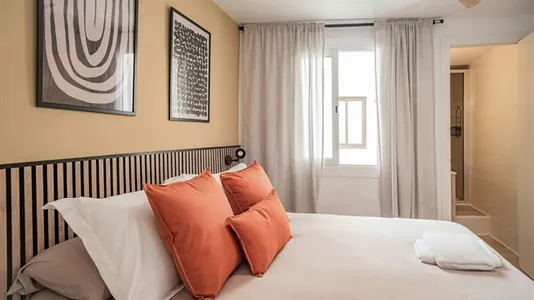 Rooms in Barcelona Ciutat Vella - photo 4