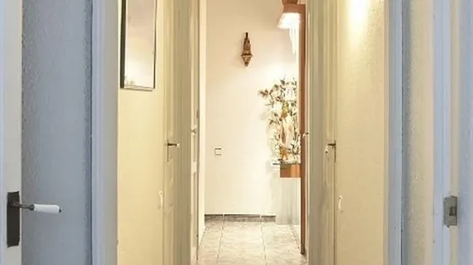 Rooms in Barcelona Eixample - photo 4
