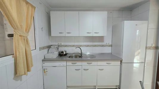 Rooms in Los Bermejales - photo 10