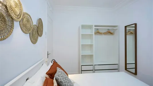 Rooms in Barcelona Ciutat Vella - photo 4