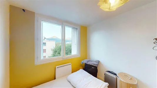 Rooms in Grenoble - photo 2