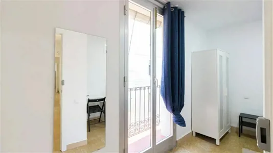 Rooms in Barcelona Ciutat Vella - photo 2