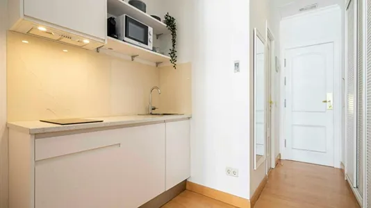 Rooms in Madrid Centro - photo 8
