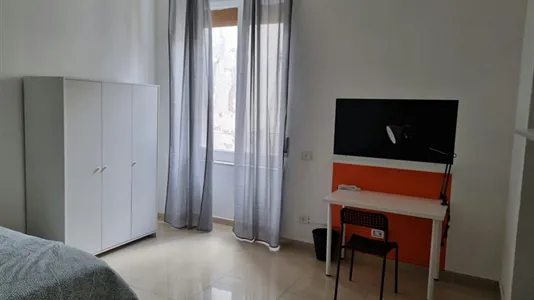 Rooms in Napoli Municipalità 4 - photo 5