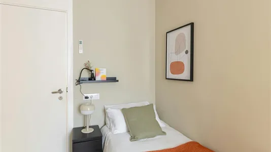 Rooms in Barcelona Eixample - photo 4