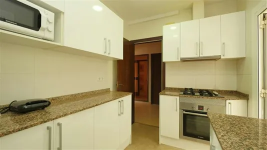 Rooms in Barcelona Sants-Montjuïc - photo 6