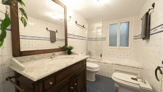 Rooms in Barcelona Eixample - photo 10