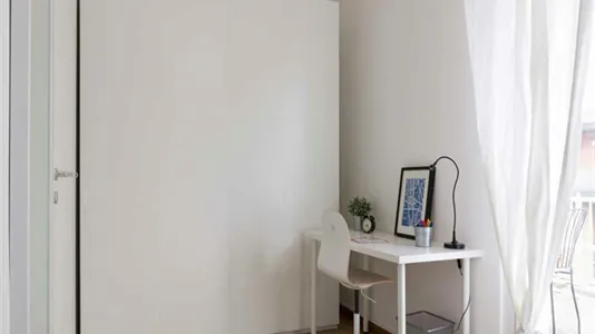 Rooms in Milano Zona 8 - Fiera, Gallaratese, Quarto Oggiaro - photo 5