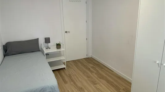 Rooms in Moncada - photo 2