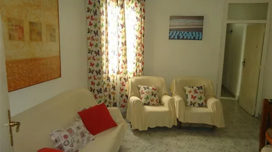 Rooms in Córdoba - photo 4