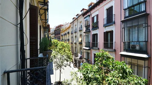 Rooms in Madrid Centro - photo 9