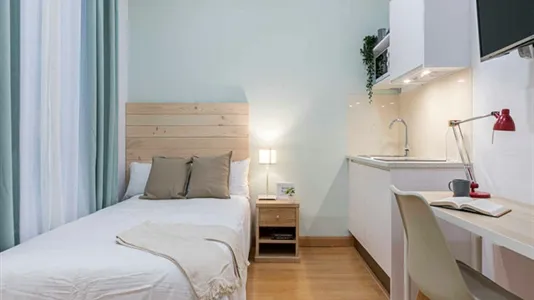 Rooms in Madrid Centro - photo 3