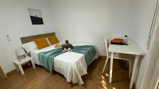 Rooms in Madrid Chamberí - photo 1