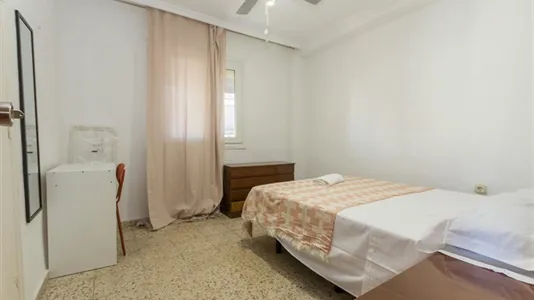 Rooms in Málaga - photo 4