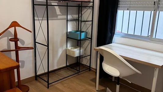 Rooms in Málaga - photo 2