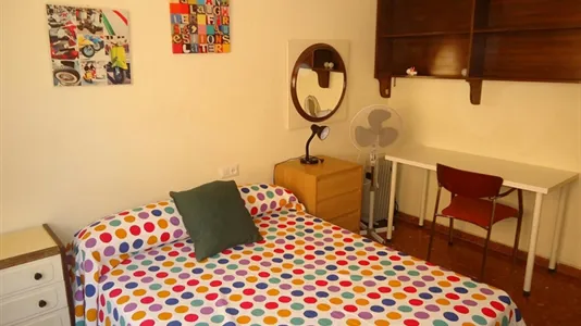 Rooms in Córdoba - photo 2