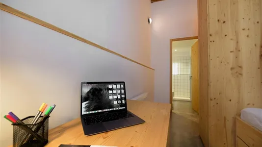 Rooms in Barcelona Eixample - photo 3