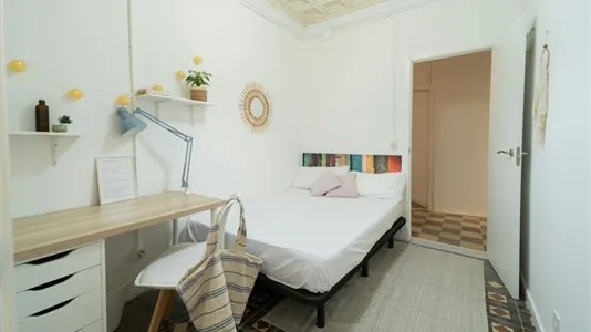 Rooms in Barcelona Ciutat Vella - photo 5