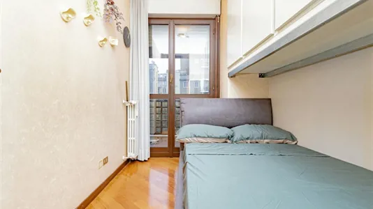 Rooms in Milano Zona 8 - Fiera, Gallaratese, Quarto Oggiaro - photo 1