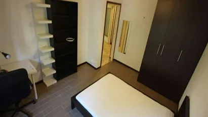 Room for rent in Milano Zona 6 - Barona, Lorenteggio, Milan