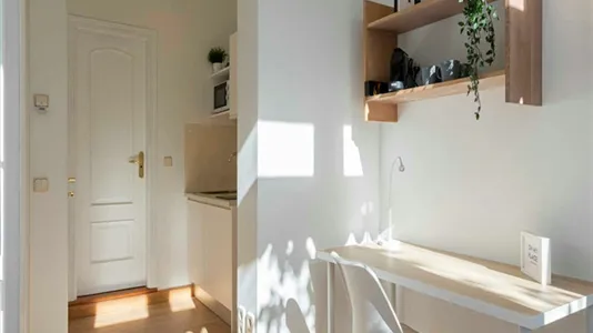 Rooms in Madrid Centro - photo 10