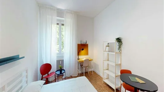 Rooms in Milano Zona 8 - Fiera, Gallaratese, Quarto Oggiaro - photo 7