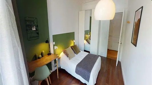 Rooms in Paris 8ème arrondissement - photo 2