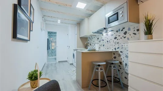 Apartments in Barcelona Ciutat Vella - photo 4