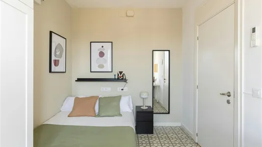 Rooms in Barcelona Eixample - photo 8