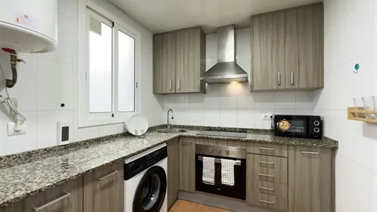 Rooms in Barcelona Ciutat Vella - photo 8