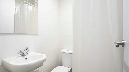 Rooms in Madrid Centro - photo 2