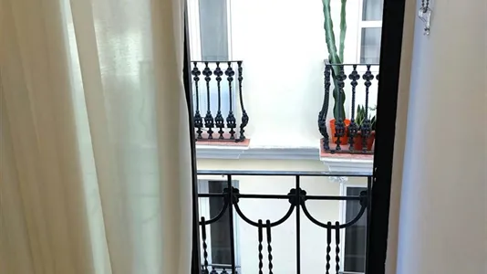 Apartments in Valencia Ciutat Vella - photo 2