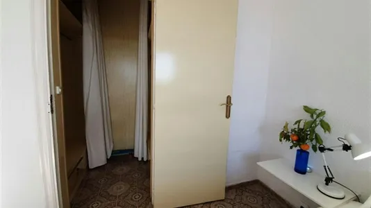 Rooms in Barcelona Ciutat Vella - photo 8