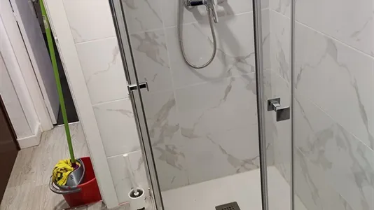 Rooms in Oviedo - photo 8