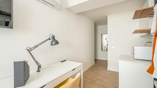 Rooms in Málaga - photo 4